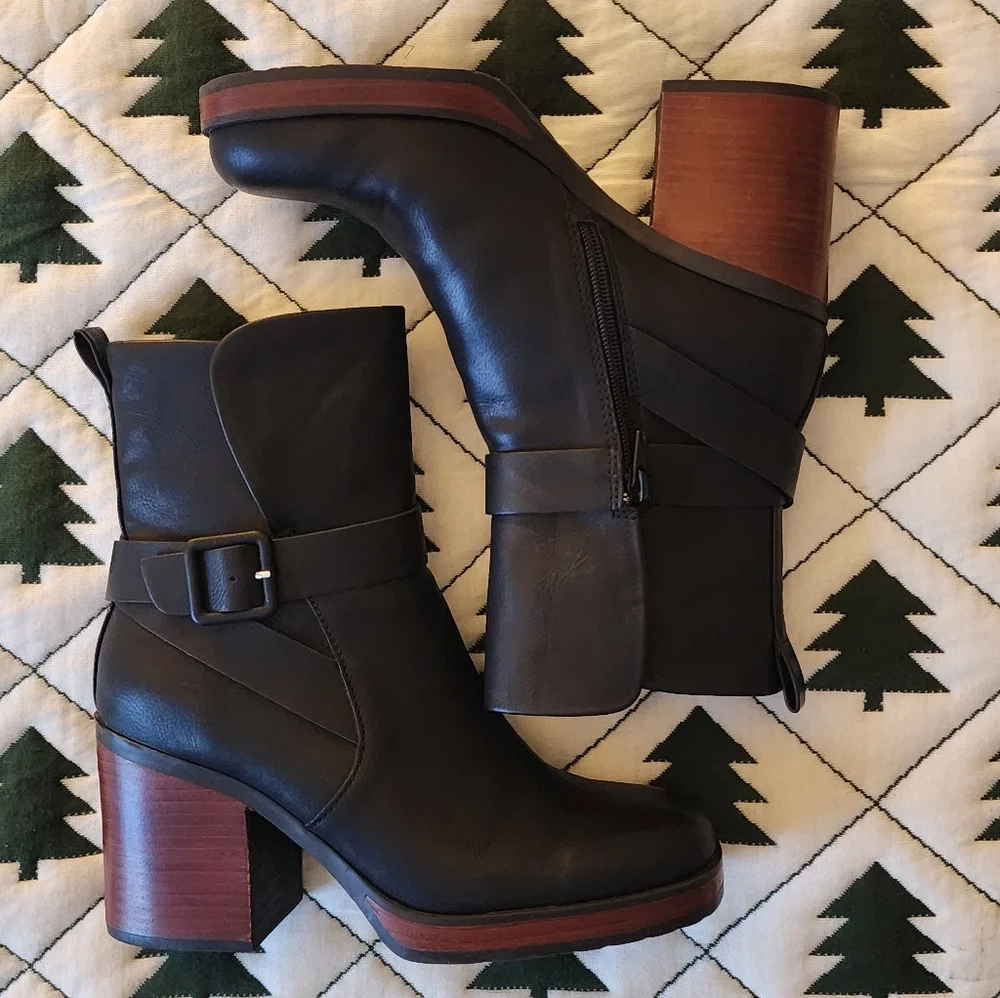 Korks Marci Black Heeled Boots - Picture 9 of 9